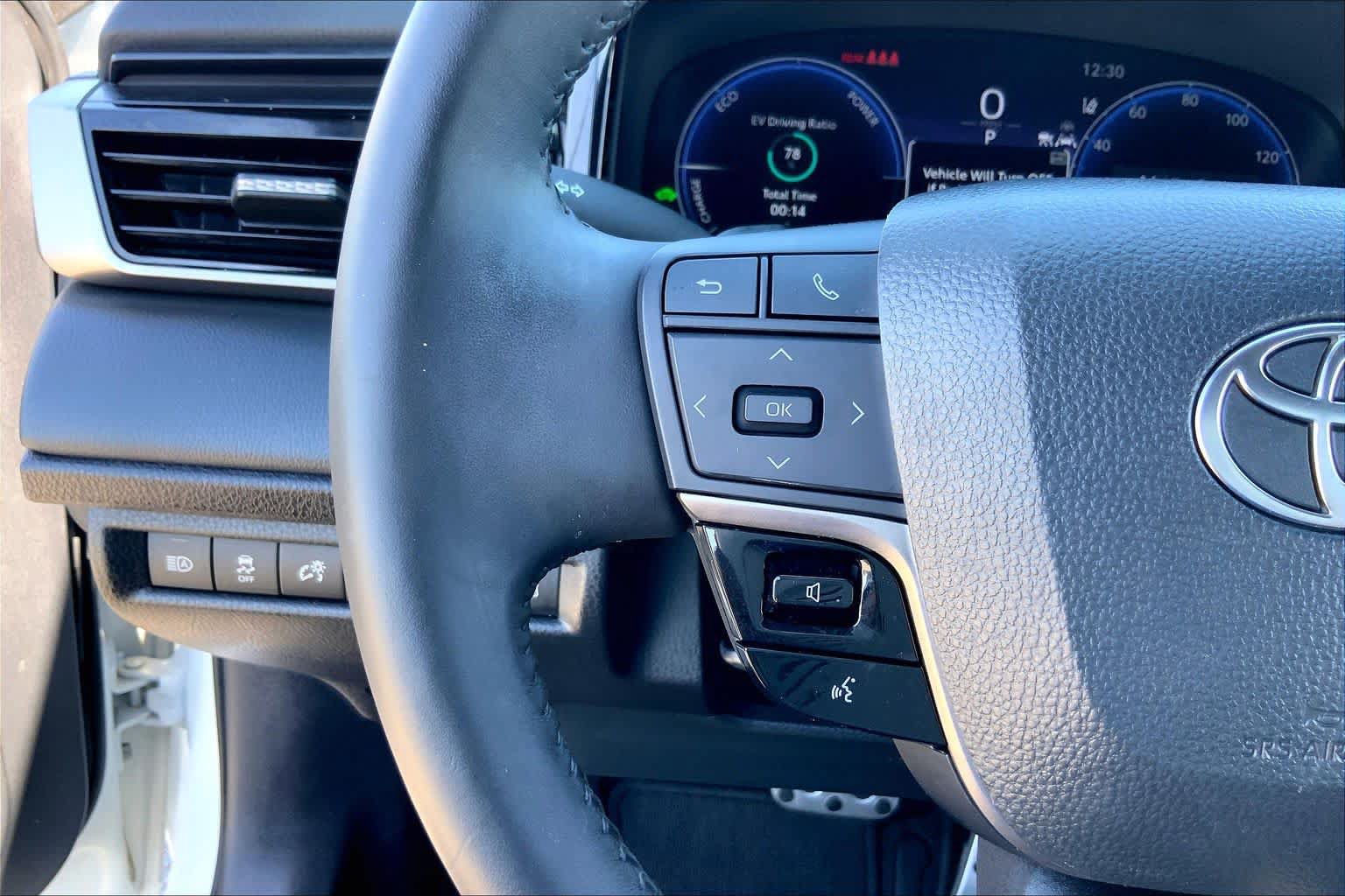 Used 2025 Toyota Camry XSE FWD image 23