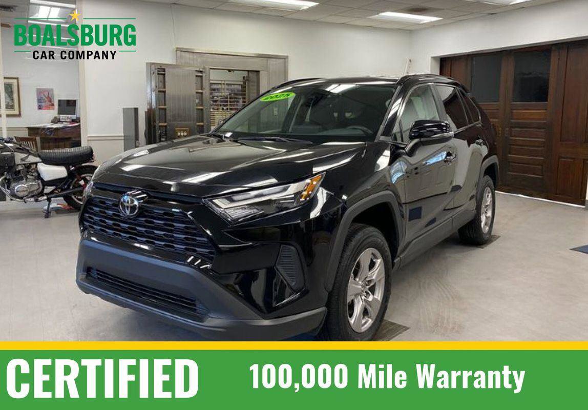 Used 2025 Toyota RAV4 XLE image 1