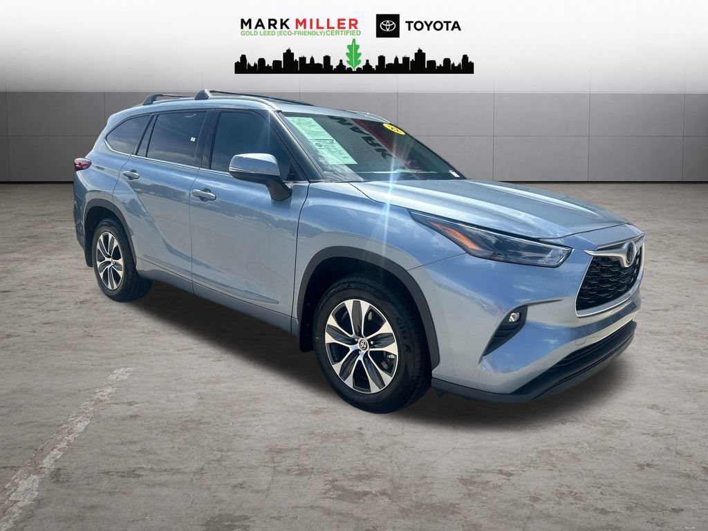 Used 2022 Toyota Highlander XLE AWD/4WD image 8