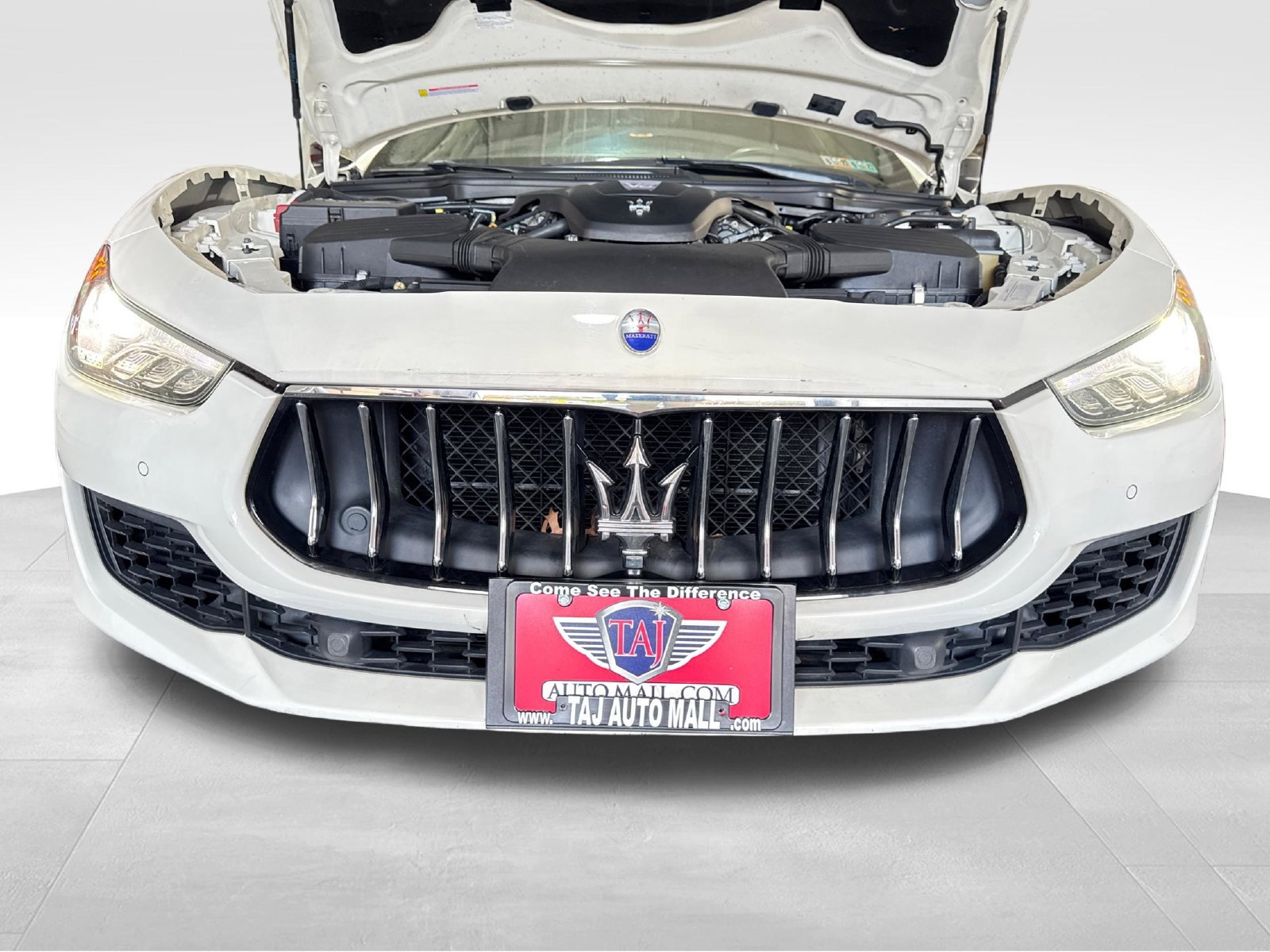 Used 2018 Maserati Ghibli S RWD image 23