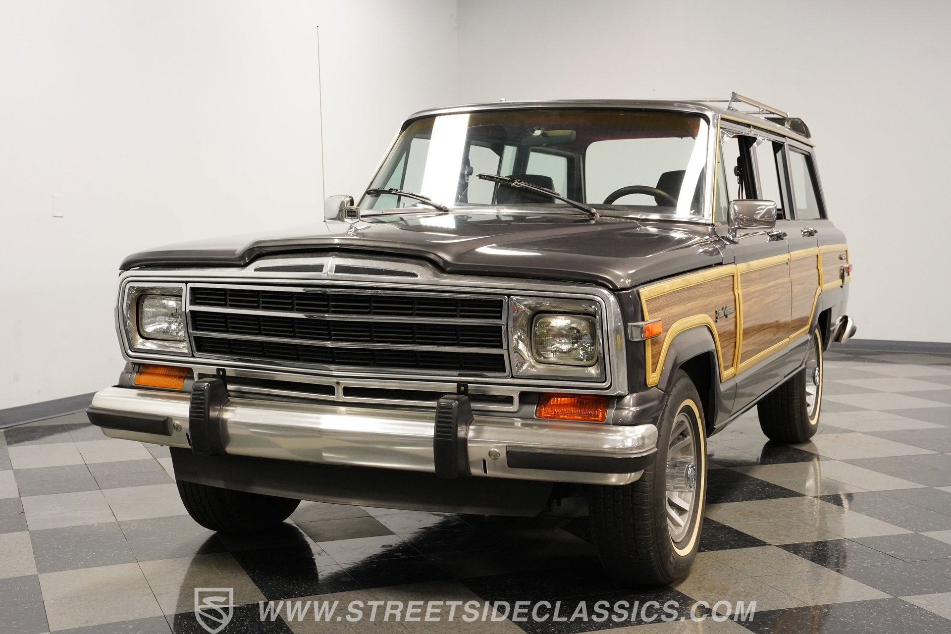 Used 1988 Jeep Grand Wagoneer image 18
