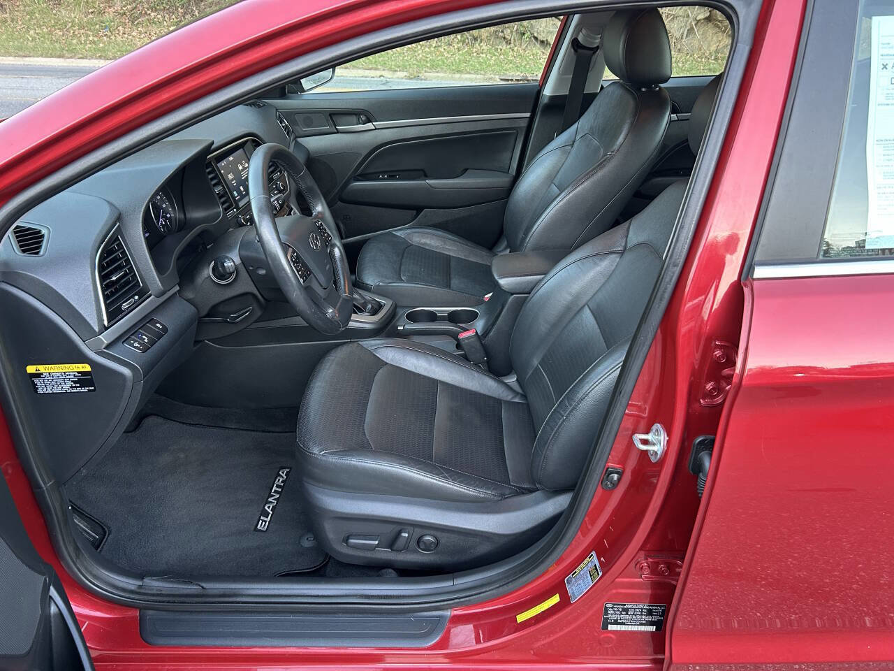 Used 2017 Hyundai Elantra Limited image 15