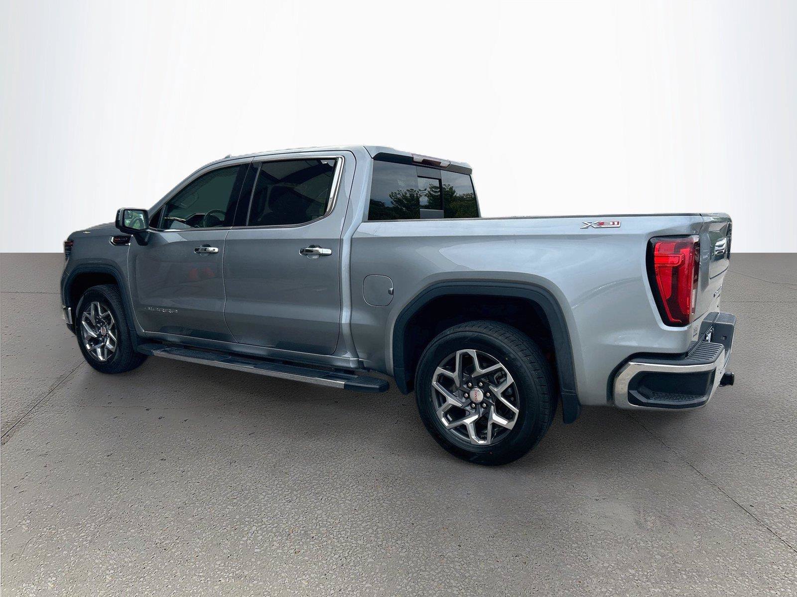 Used 2023 GMC Sierra 1500 SLT w/ SLT Premium Package AWD/4WD image 6