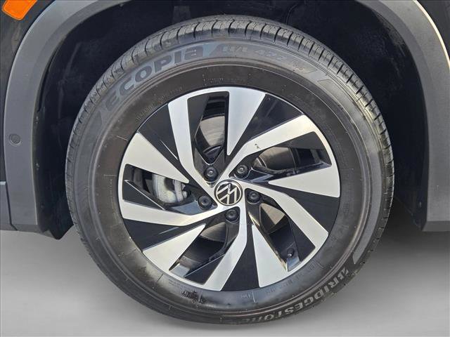 Used 2025 Volkswagen Tiguan S image 22