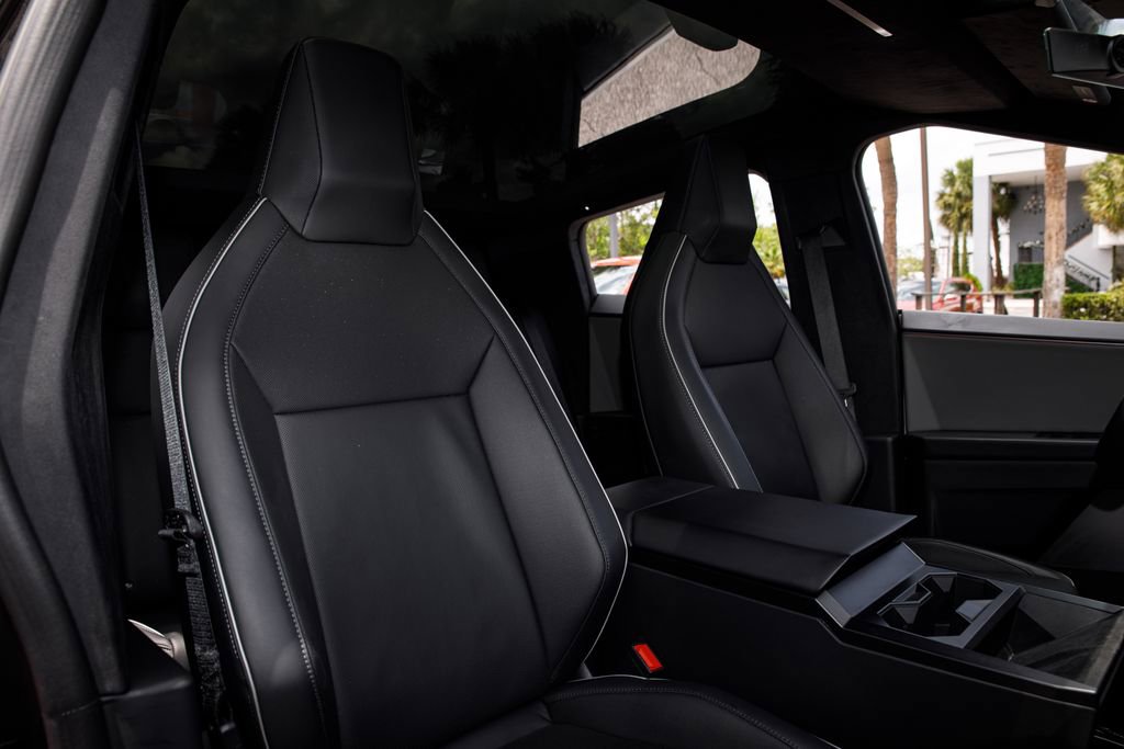 Used 2025 Tesla Cybertruck AWD Crew Cab image 11
