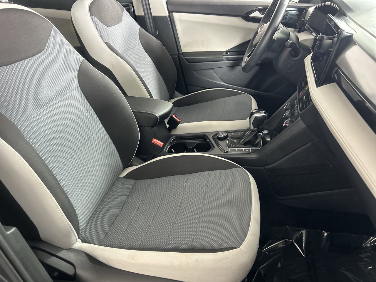 Used 2025 Volkswagen Taos S AWD/4WD image 25