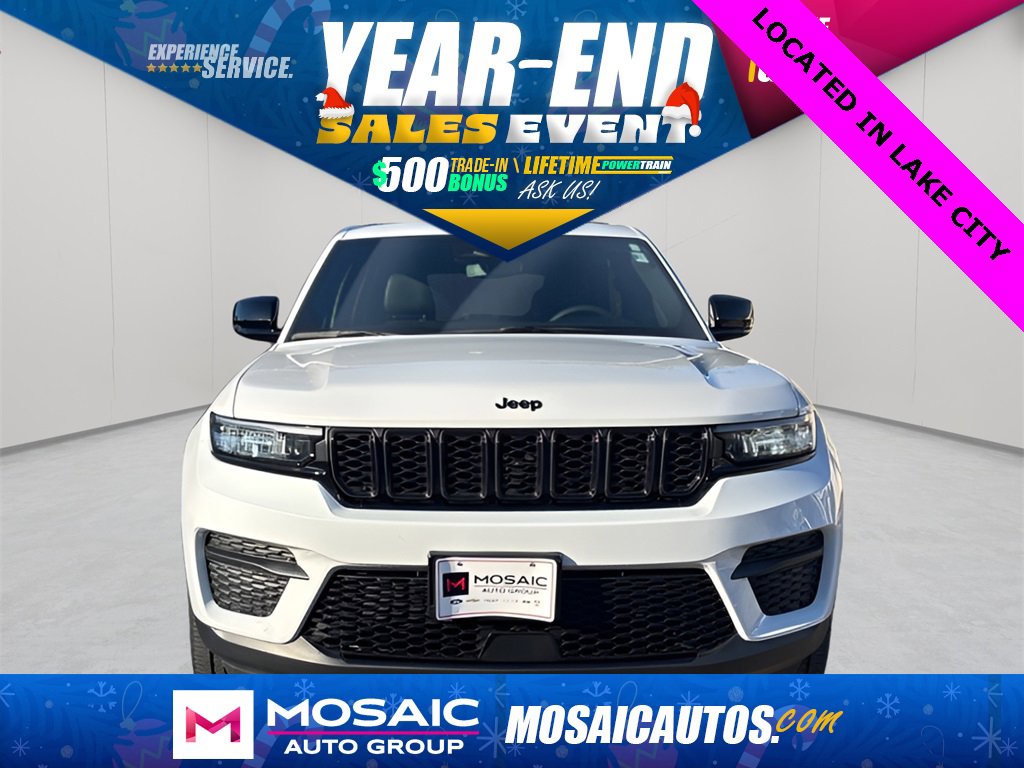 Used 2024 Jeep Grand Cherokee Altitude image 8