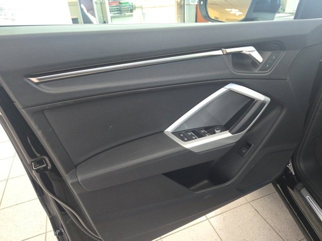 Used 2022 Audi Q3 2.0T Premium image 9