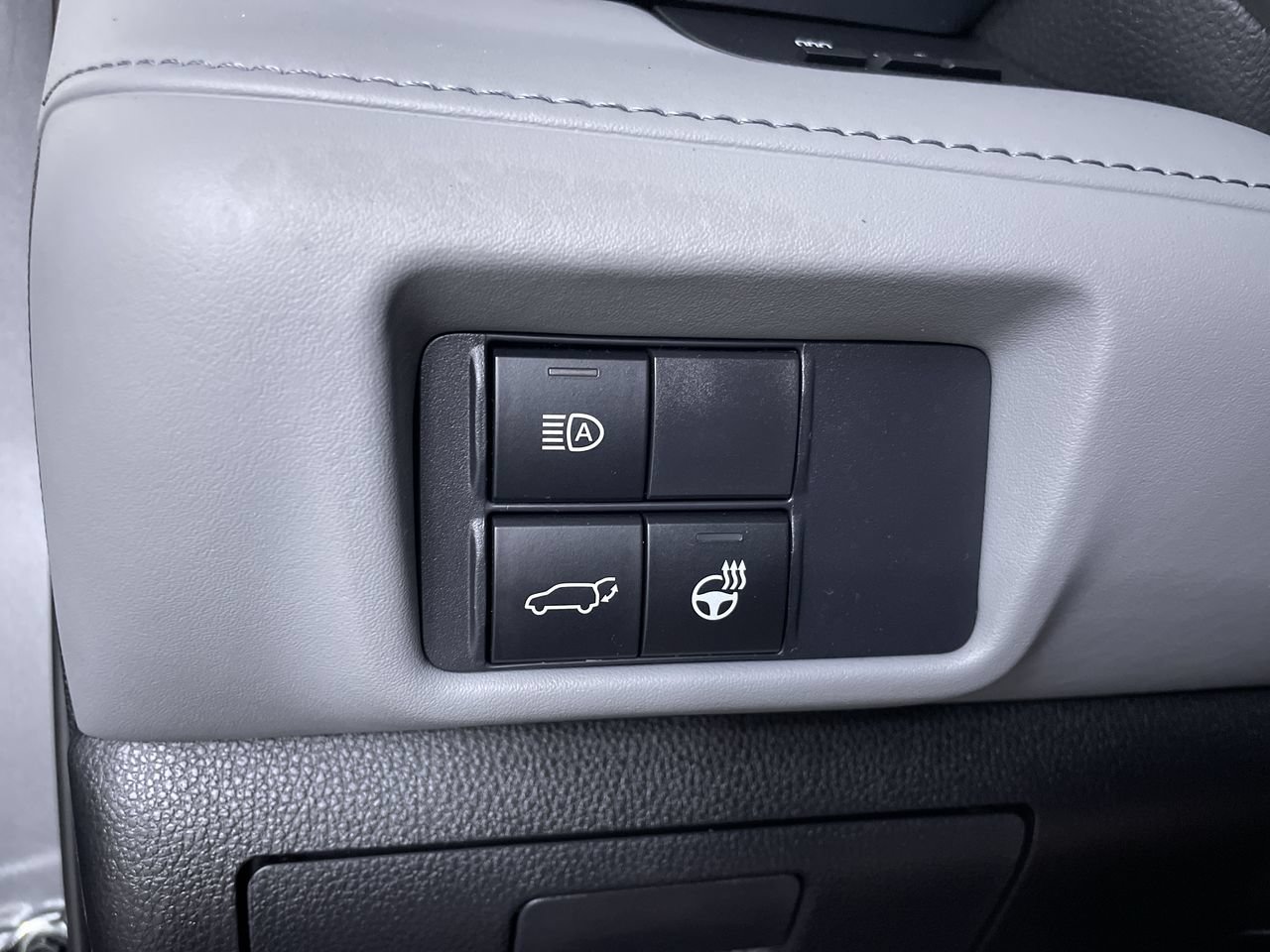 Used 2021 Toyota Highlander Limited AWD/4WD image 29