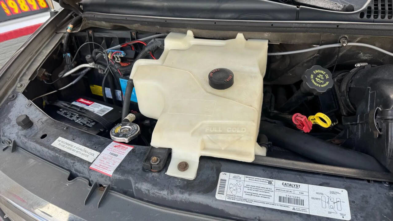 Used 1999 Chevrolet Express 1500 w/ Convenience Pkg image 27