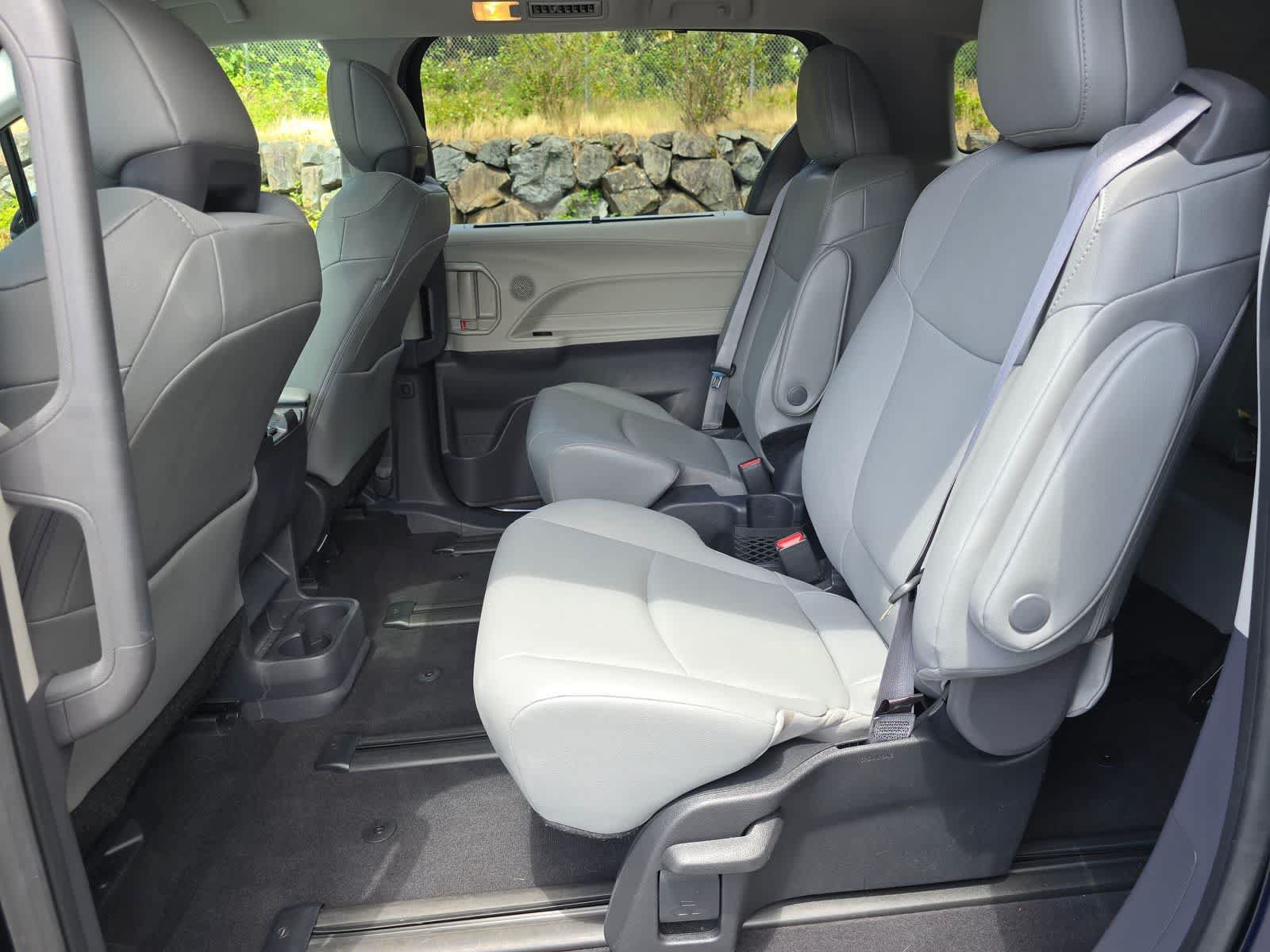 Used 2023 Toyota Sienna XLE AWD/4WD image 24
