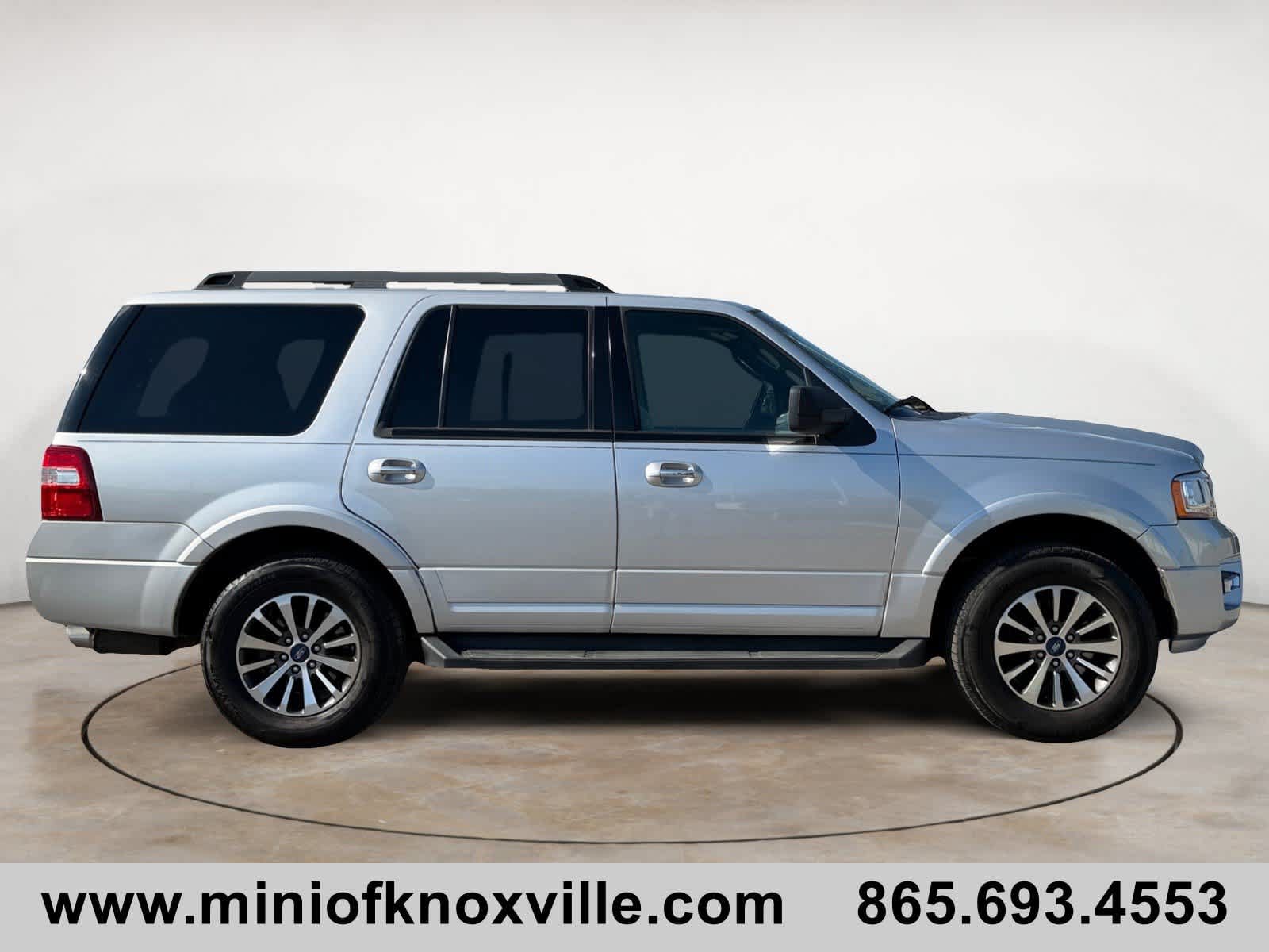 Used 2017 Ford Expedition XLT RWD image 2