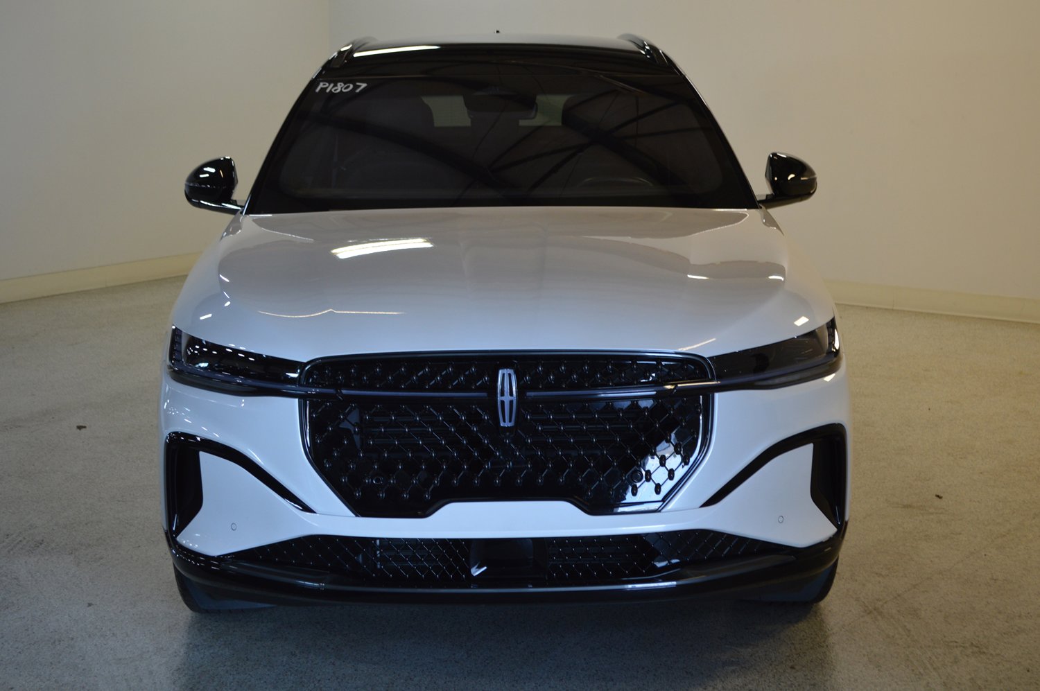 Used 2024 Lincoln Nautilus Reserve w/ Jet Appearance Package (87T) AWD/4WD image 8