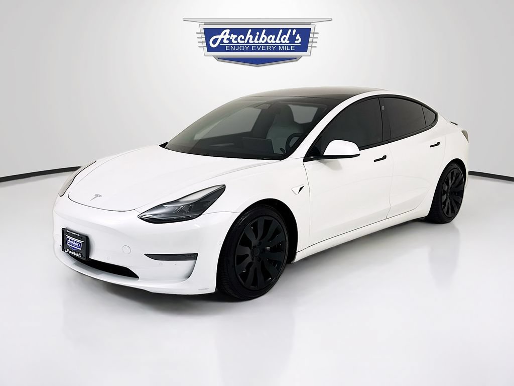 Used 2021 Tesla Model 3 Standard Range Plus RWD image 3