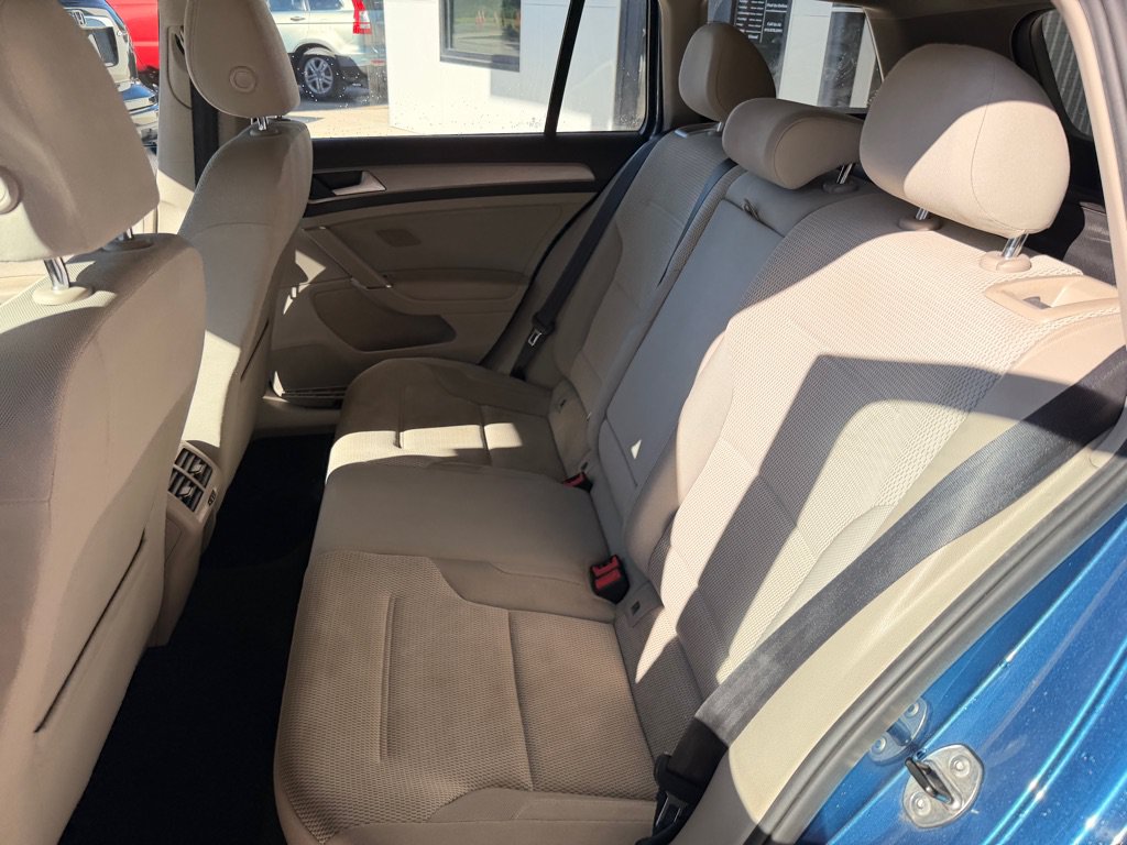 Used 2016 Volkswagen Golf S FWD image 12