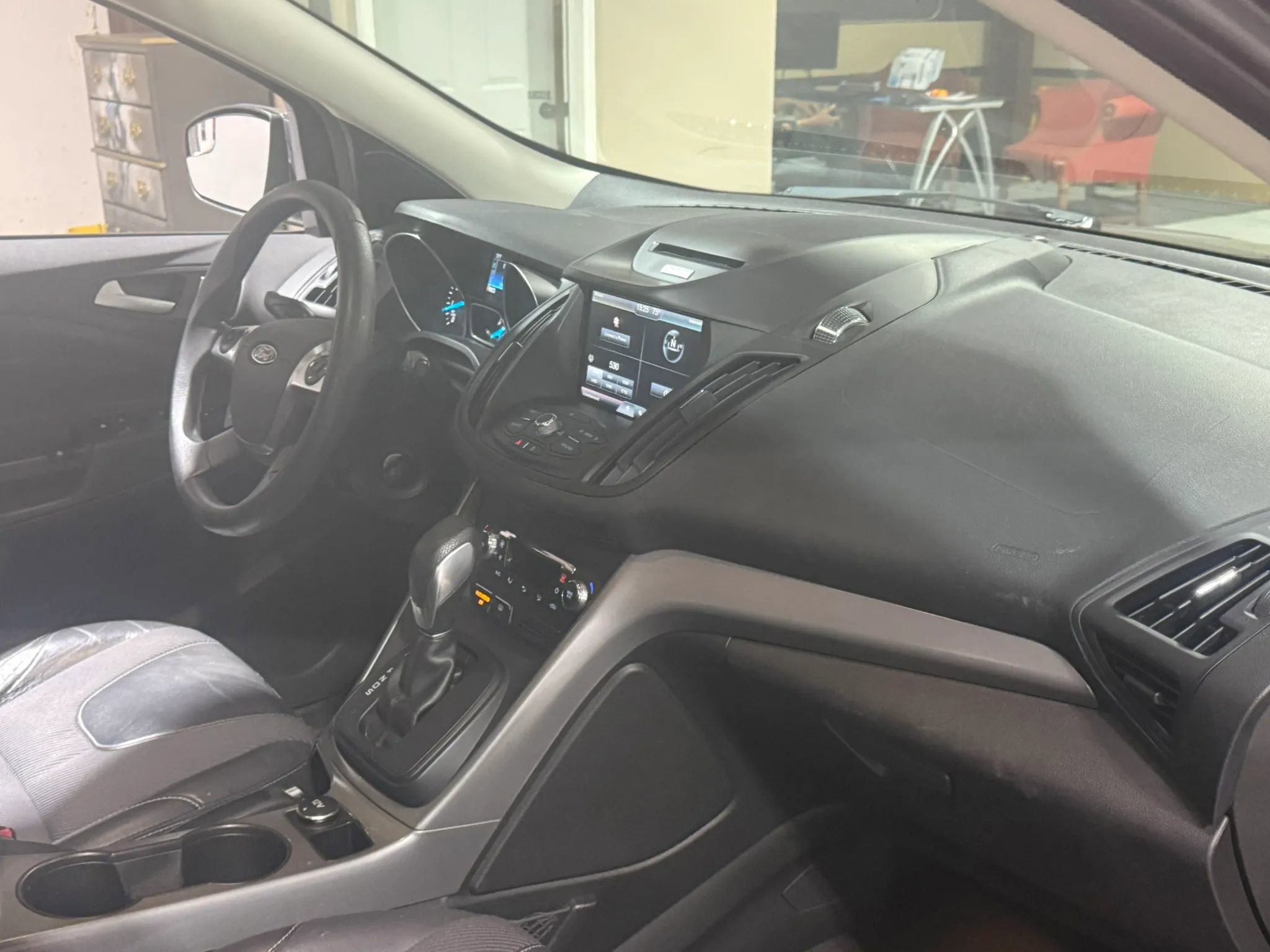 Used 2015 Ford Escape SE w/ SE Chrome Package image 11