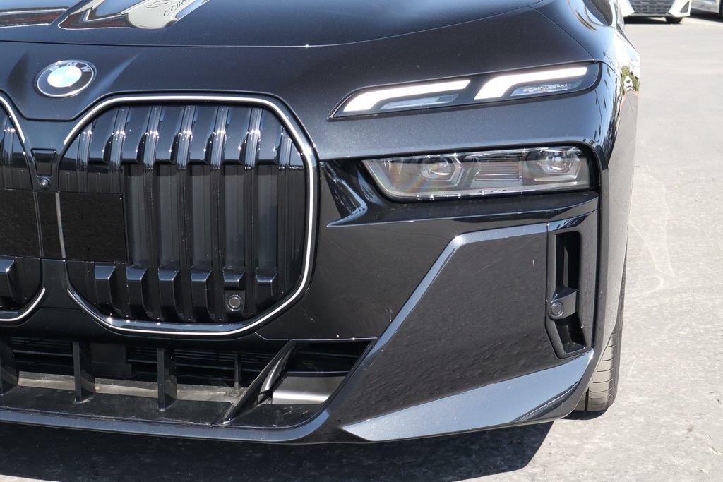 Used 2026 BMW 740i w/ Premium Package RWD image 8