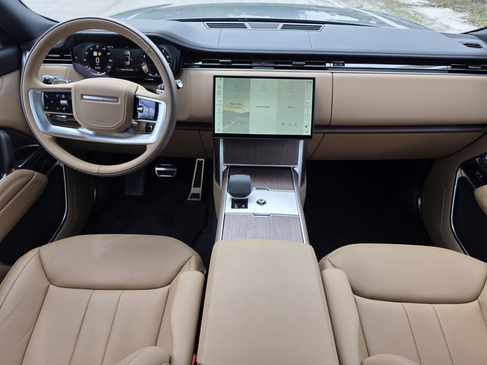 New 2026 Land Rover Range Rover SE image 4