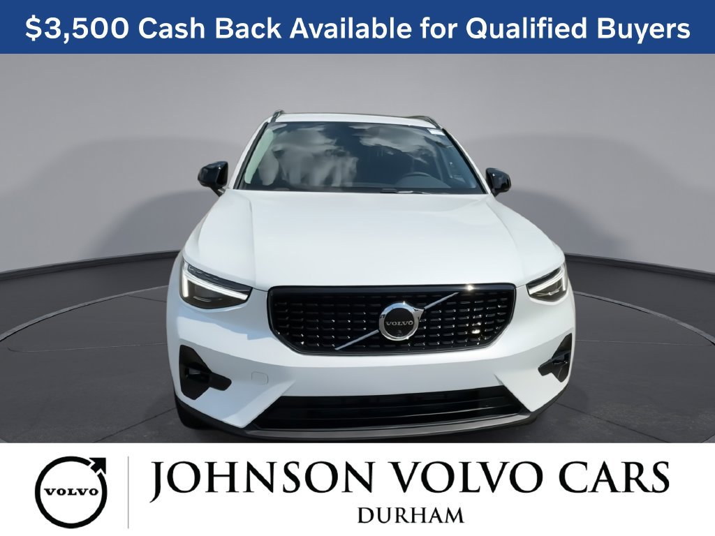 New 2026 Volvo XC40 B5 Plus w/ Climate Package AWD/4WD image 3