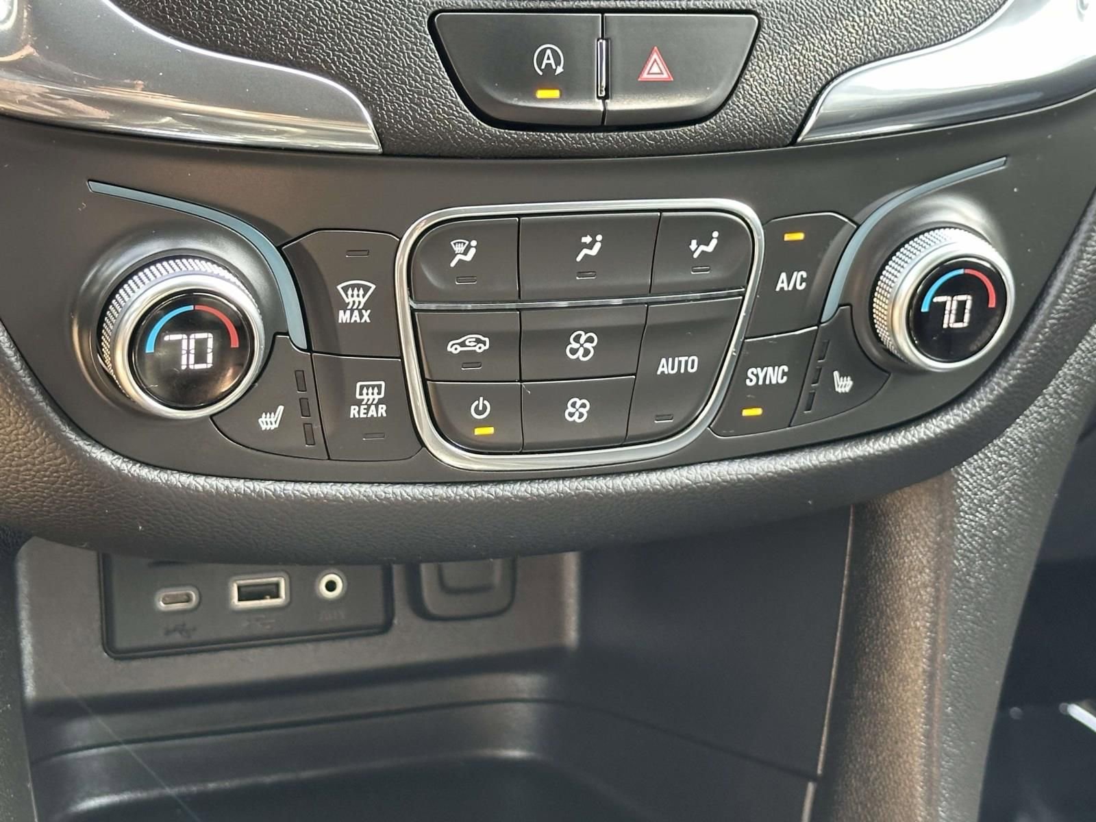 Used 2023 Chevrolet Equinox LT image 12