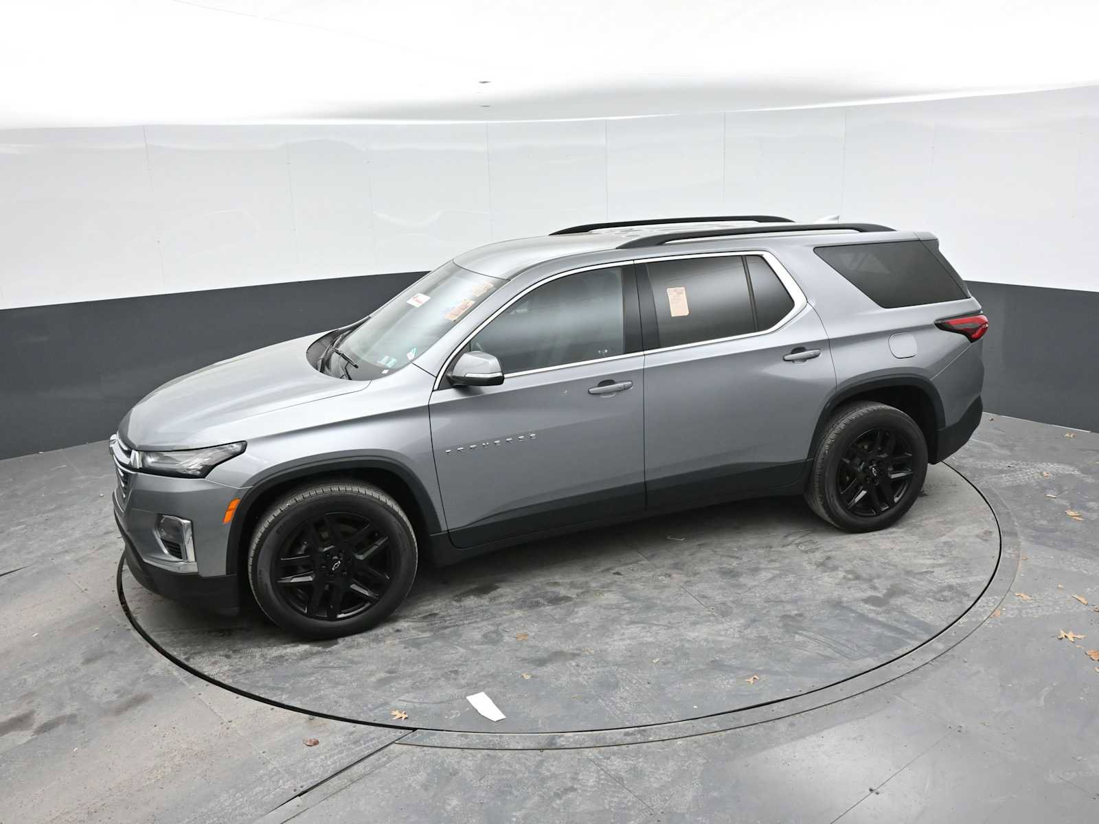 Used 2023 Chevrolet Traverse LT FWD image 14