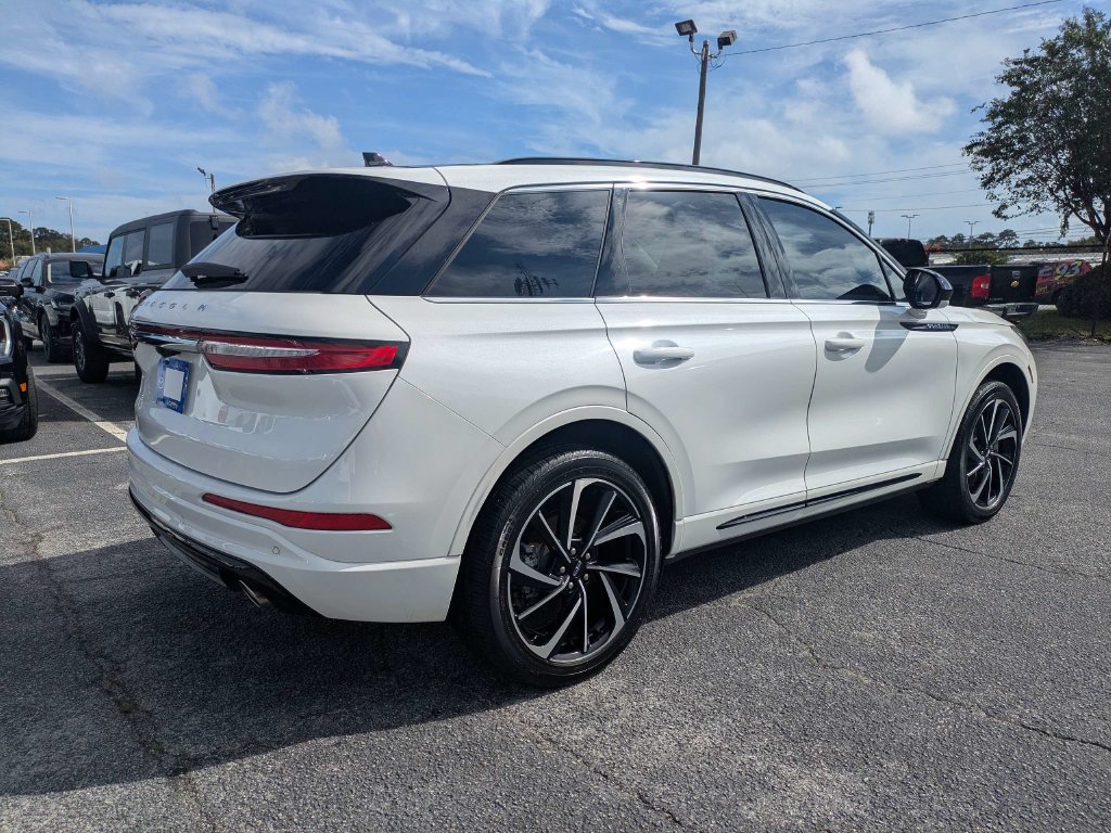 Certified 2025 Lincoln Corsair Grand Touring AWD/4WD image 5