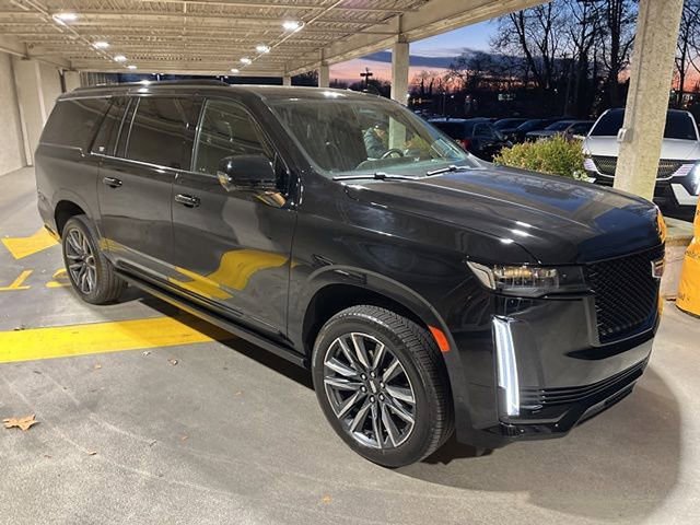 Used 2022 Cadillac Escalade ESV Sport Platinum image 4