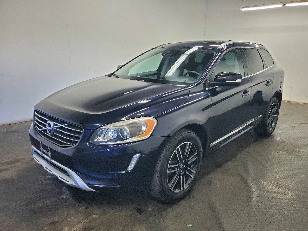 Used 2017 Volvo XC60 T5 Dynamic w/ Preferred Option Package