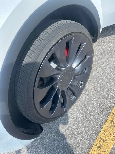 Used 2024 Tesla Model Y Performance AWD/4WD image 3