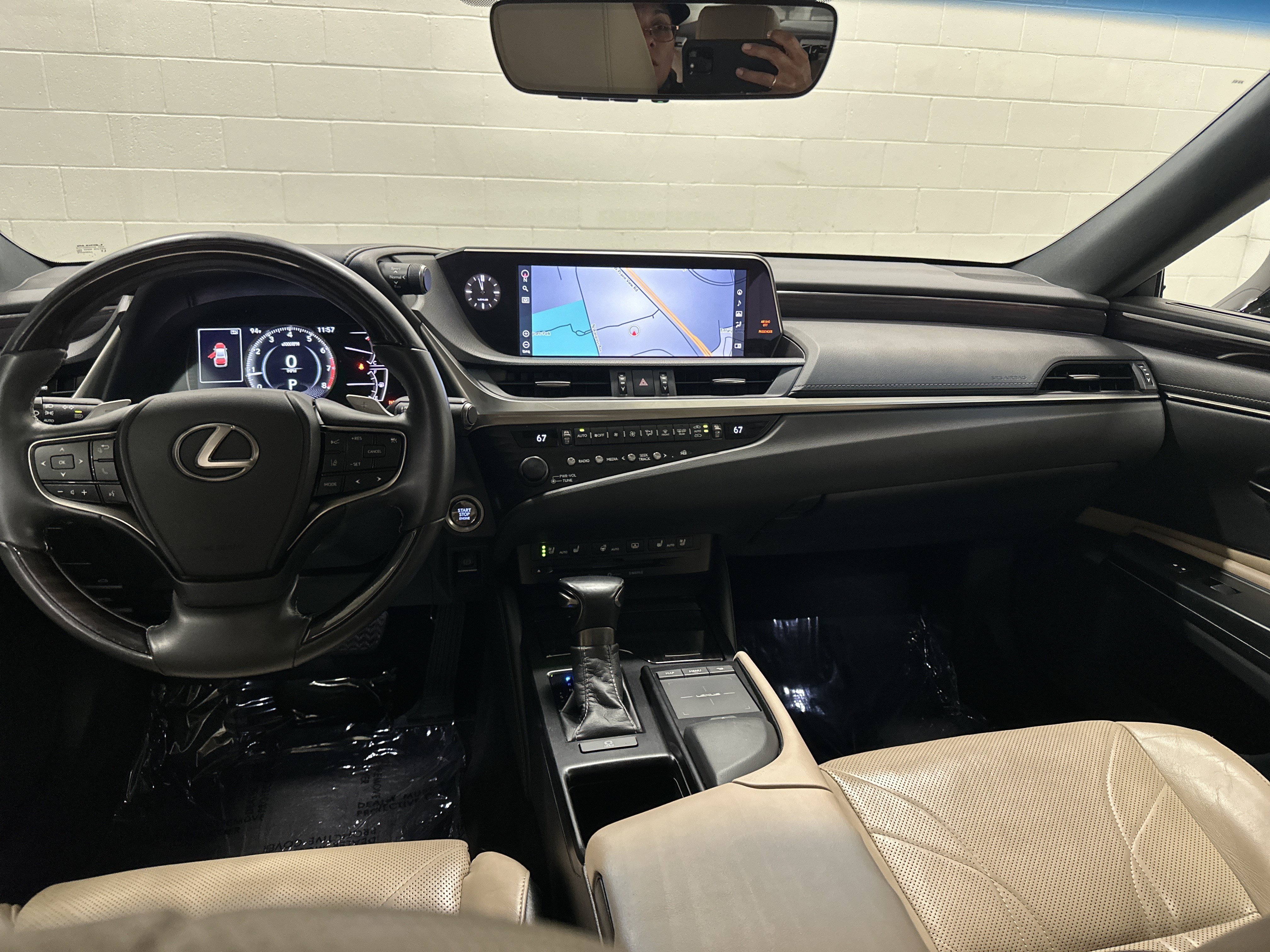Used 2020 Lexus ES 350 Luxury w/ Accessory Package FWD image 29