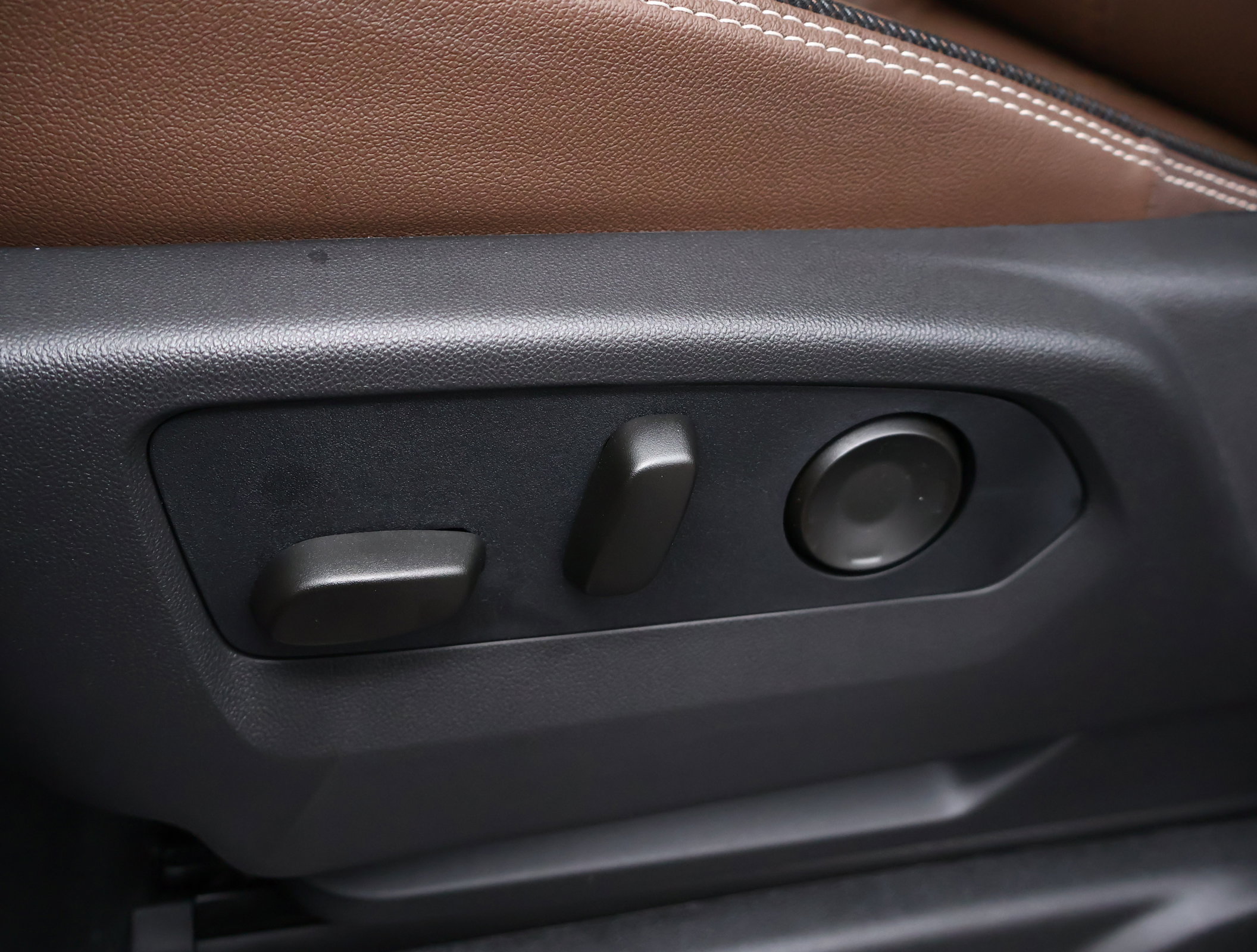 New 2026 Chevrolet Tahoe High Country AWD/4WD image 12