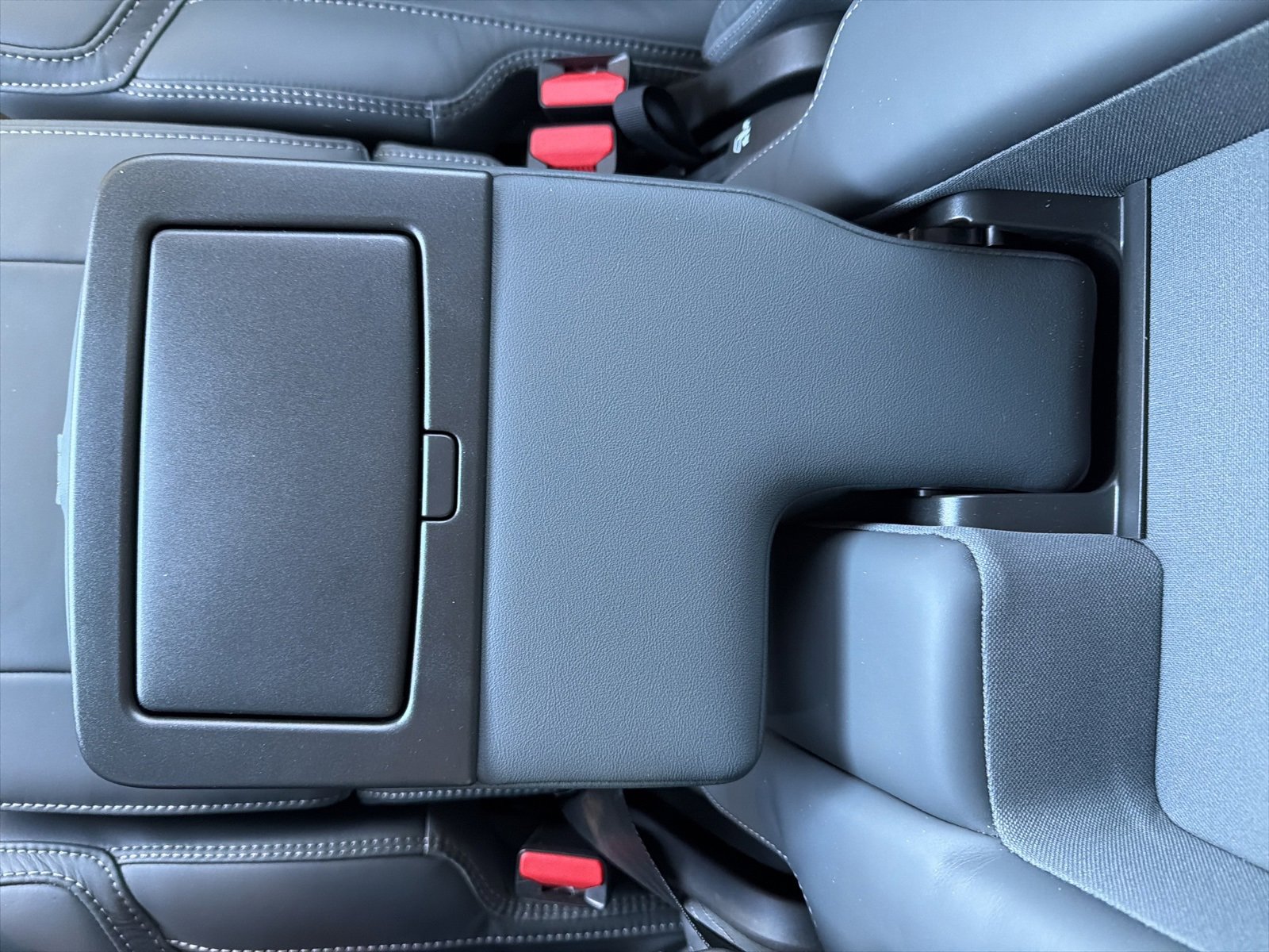 Used 2024 Volvo XC90 T8 Ultimate w/ Protection Package Premier image 75