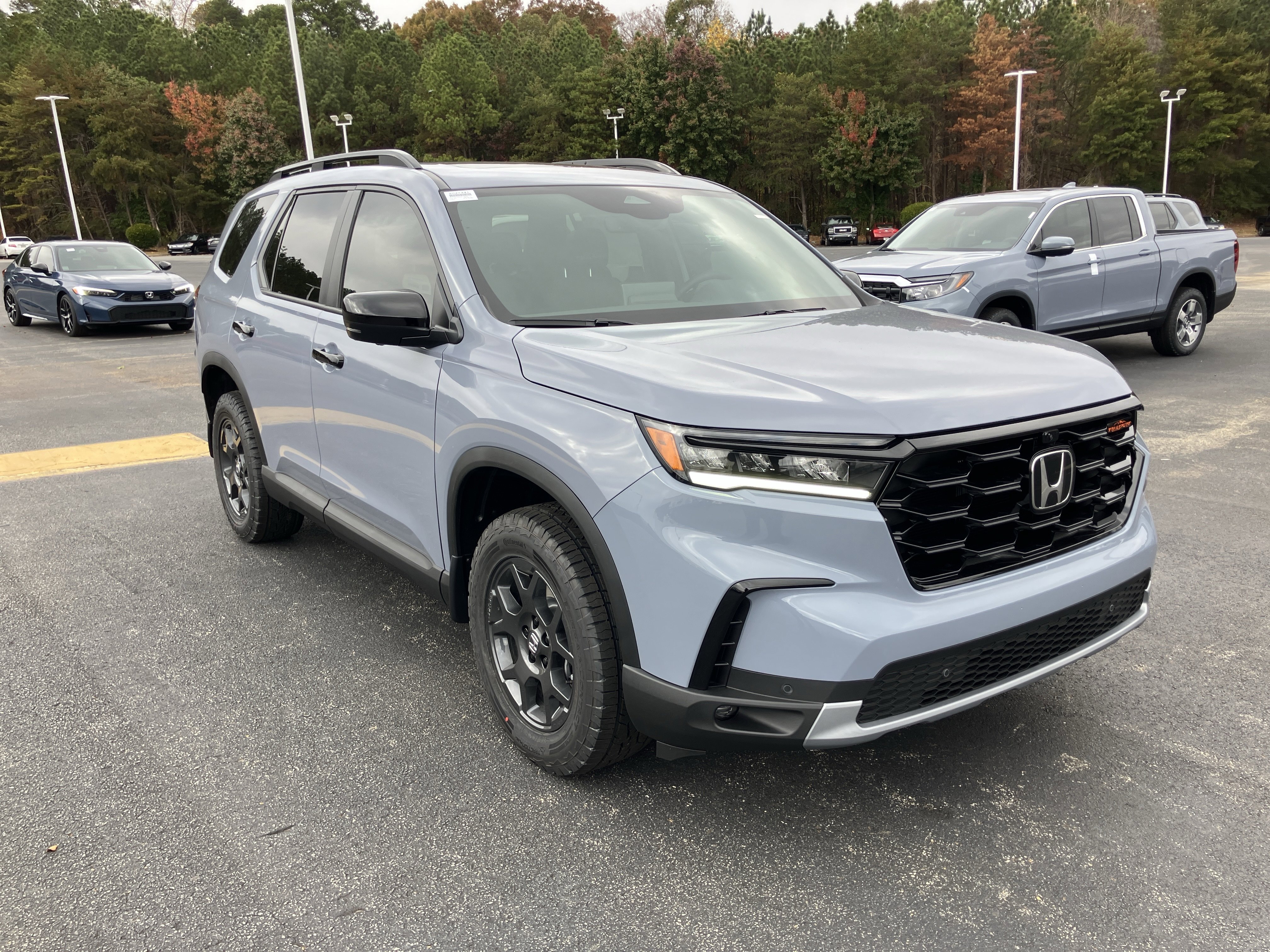 New 2025 Honda Pilot TrailSport image 2