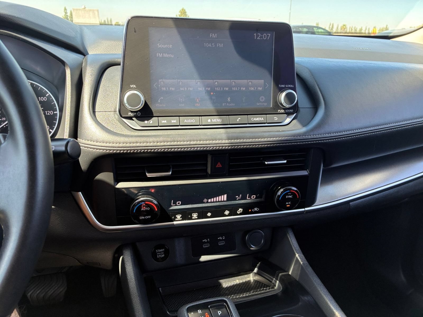 Used 2025 Nissan Rogue SV FWD image 16