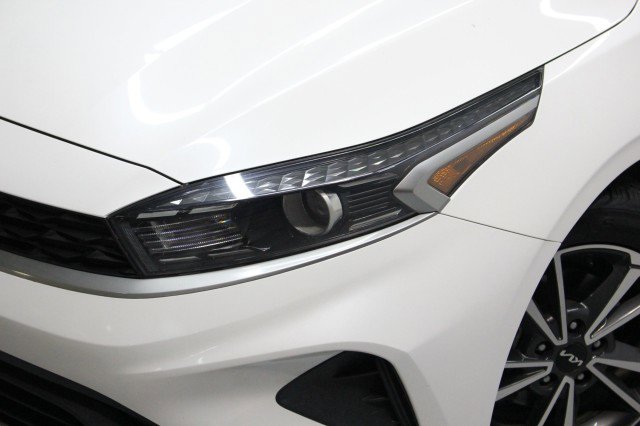 Used 2022 Kia Forte LXS image 3