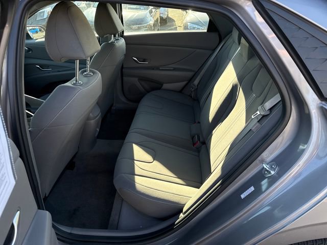 Used 2024 Hyundai Elantra SEL image 16