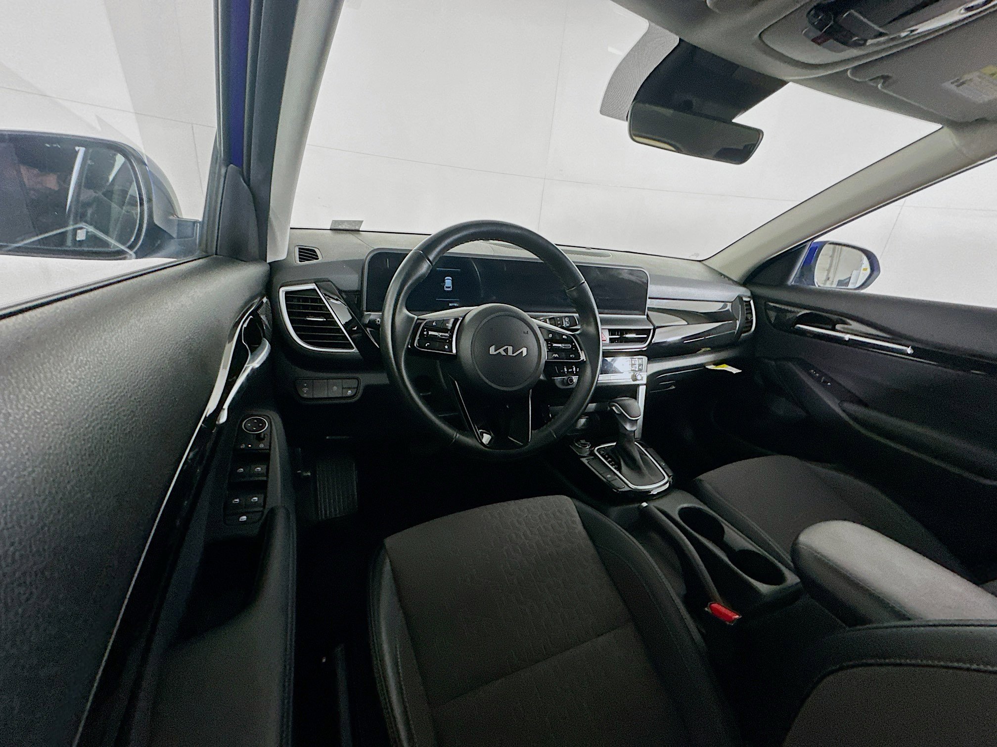 Used 2025 Kia Seltos S FWD image 18