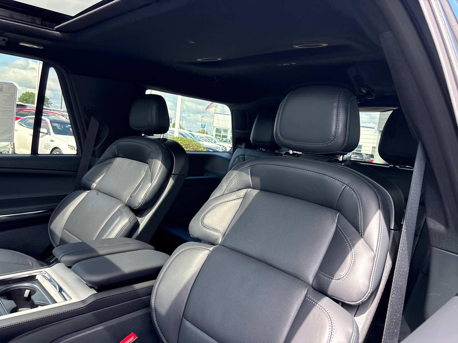 New 2027 Lincoln Navigator Reserve AWD/4WD image 26