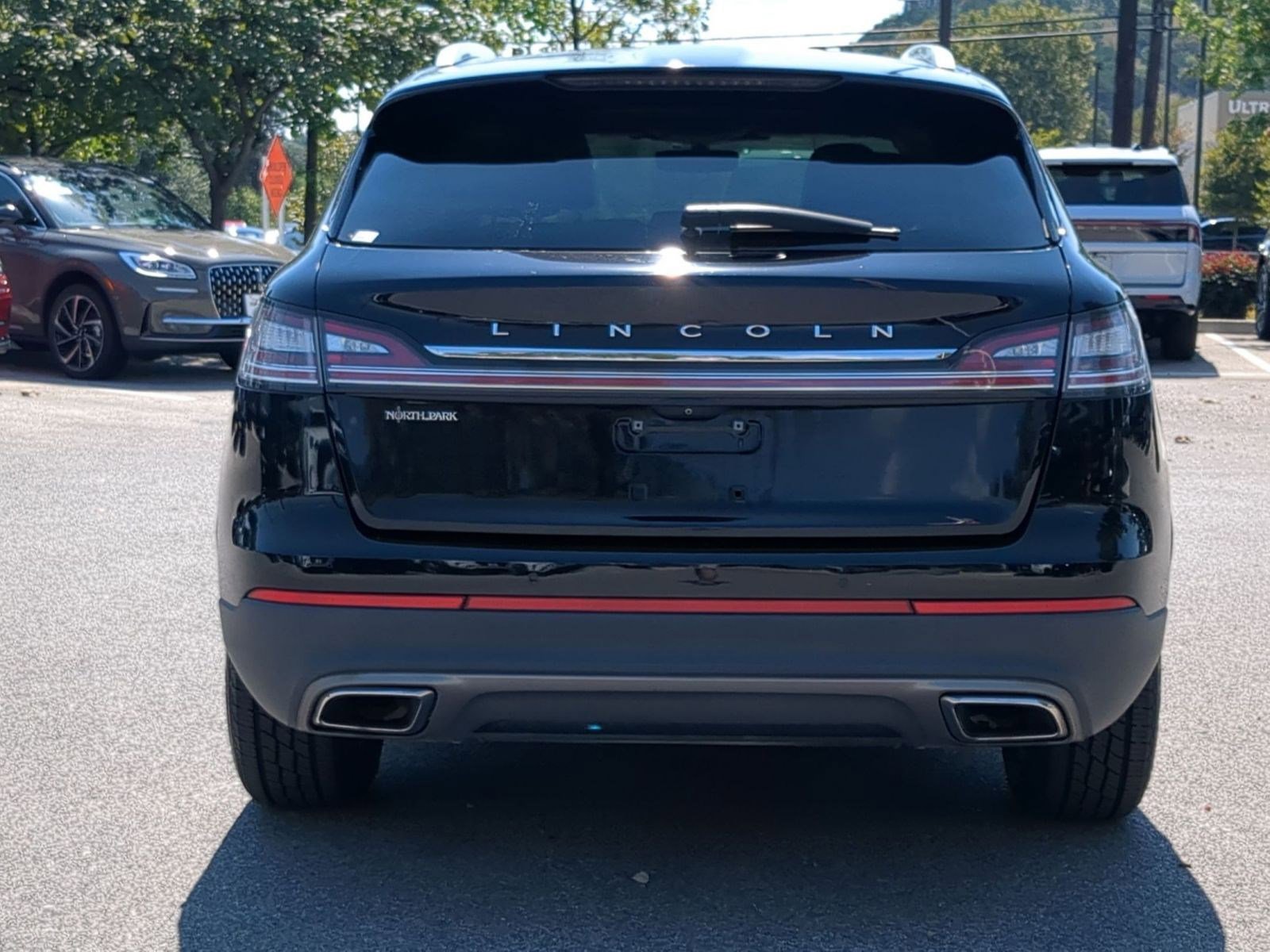 Used 2021 Lincoln Nautilus FWD image 4