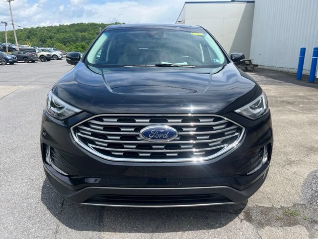 Used 2019 Ford Edge Titanium w/ Cold Weather Package AWD/4WD image 11