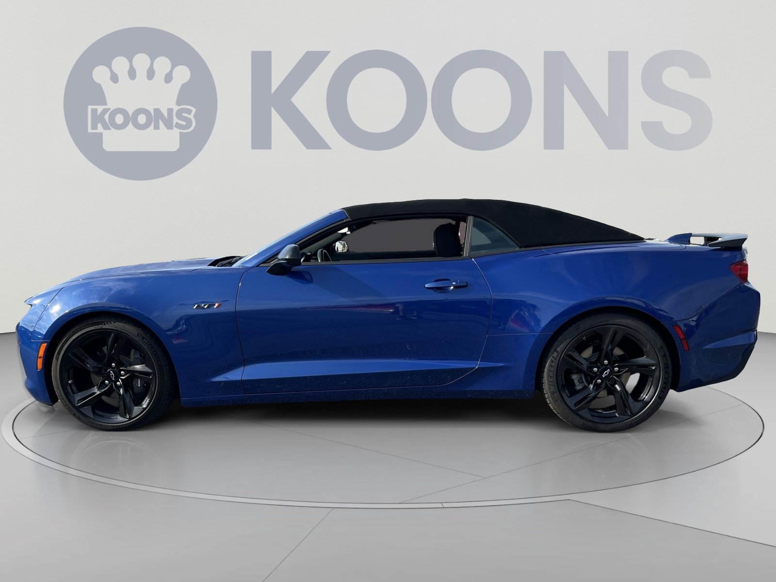 Used 2023 Chevrolet Camaro LT RWD image 2