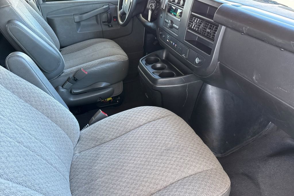 Used 2024 Chevrolet Express 3500 LT w/ LT Preferred Equipment Group image 21