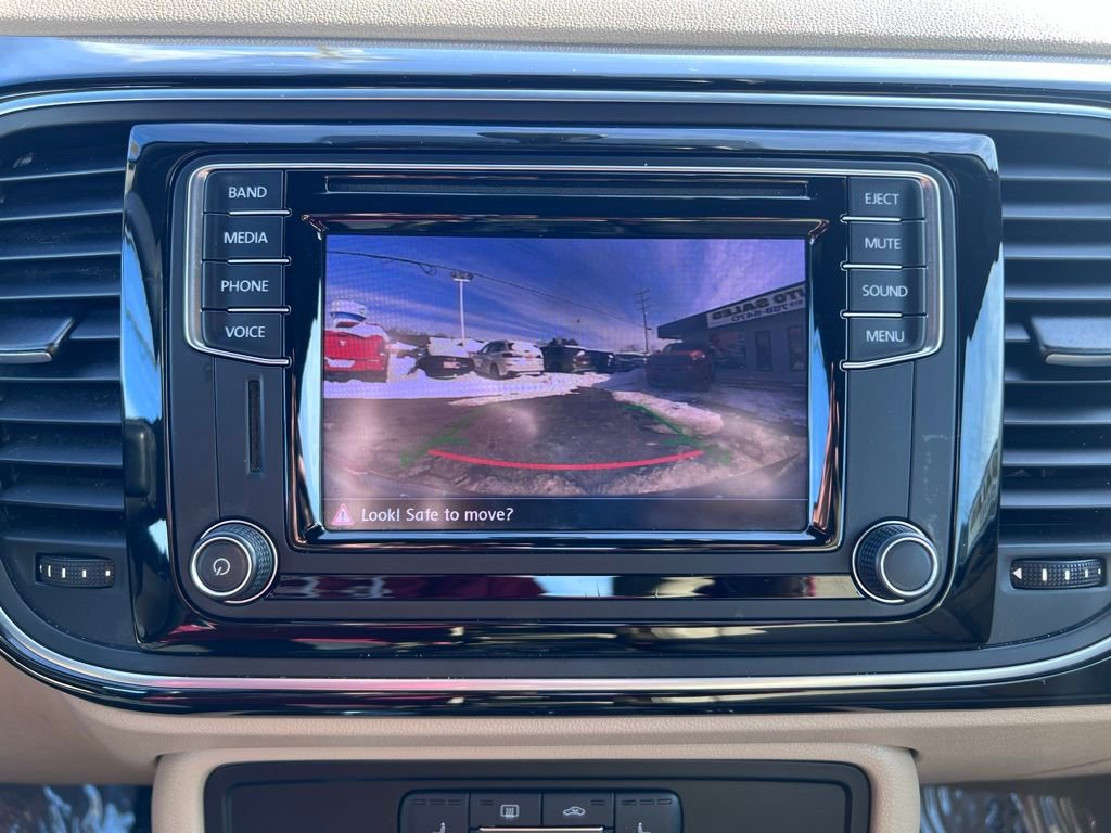 Used 2016 Volkswagen Beetle 1.8T SE image 31