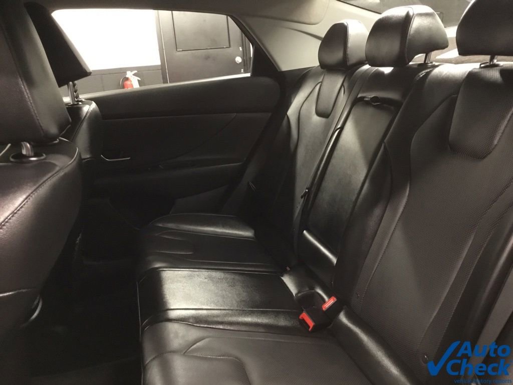Used 2023 Hyundai Elantra Limited image 29