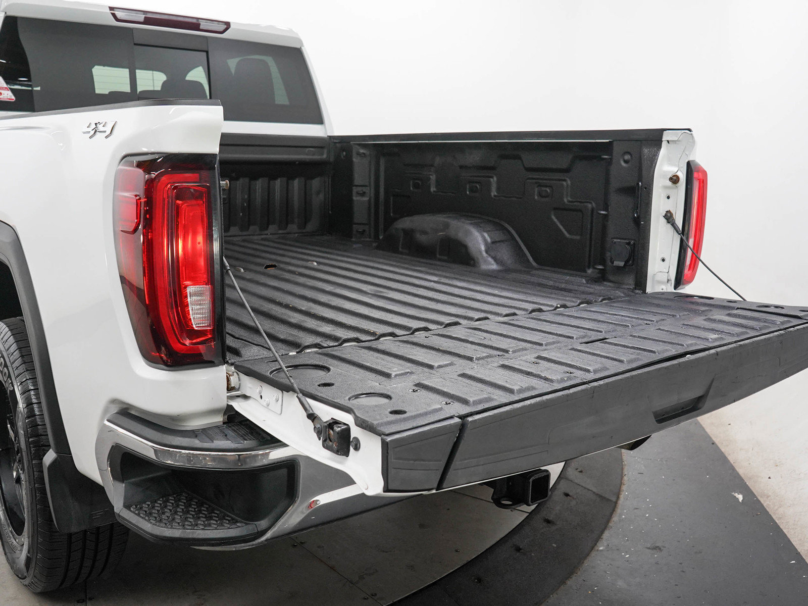 Used 2021 GMC Sierra 2500 SLT w/ SLT Convenience Package AWD/4WD image 9