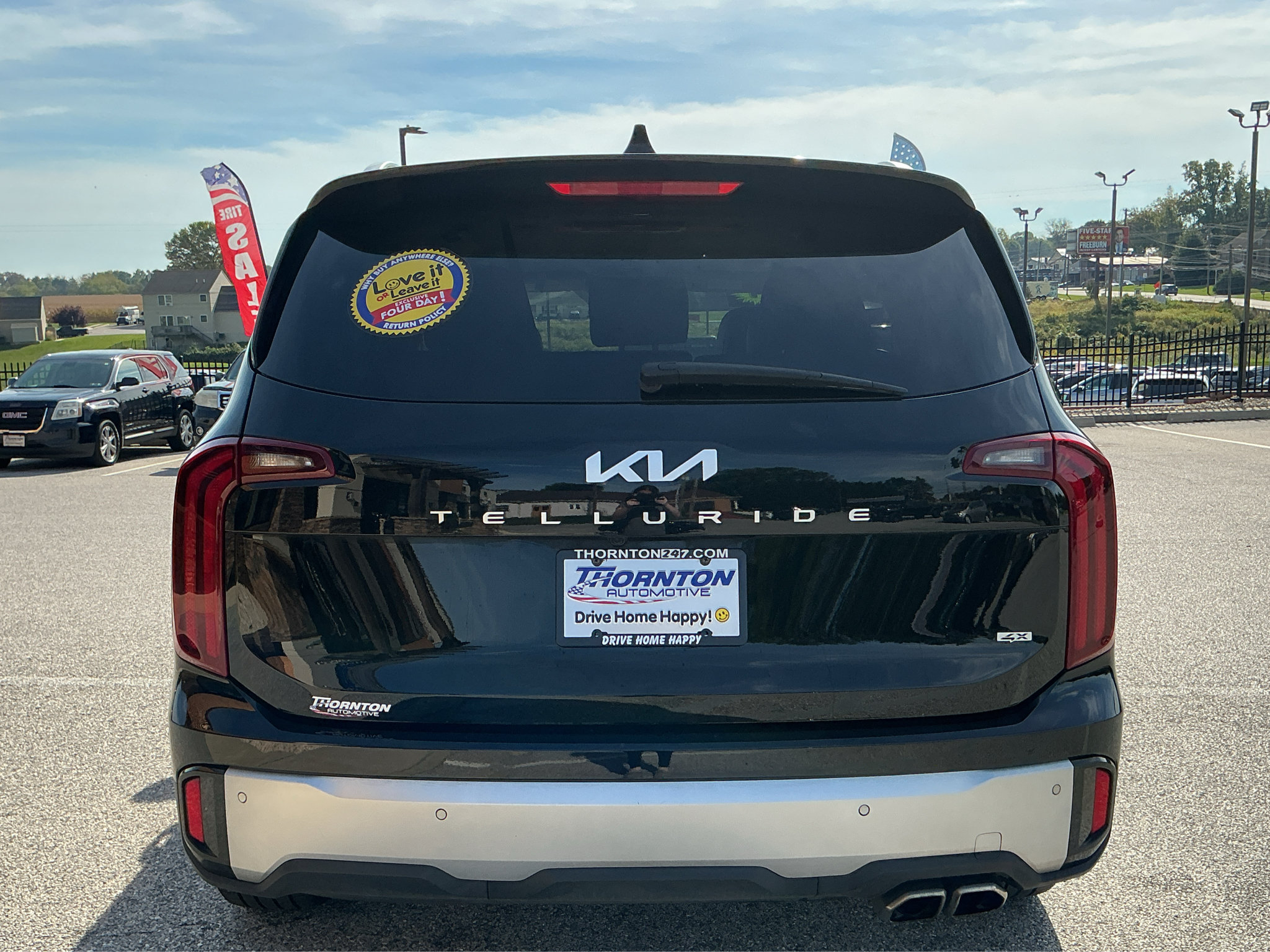 Used 2024 Kia Telluride S AWD/4WD image 3
