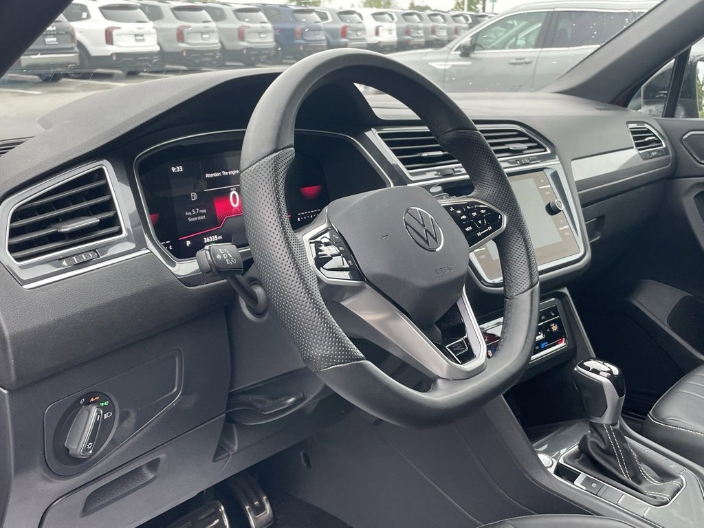 Used 2024 Volkswagen Tiguan SE R-Line image 9
