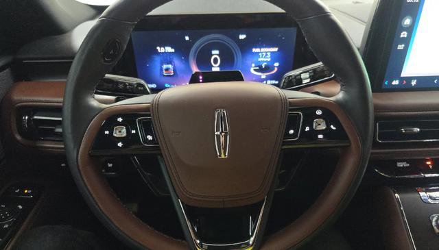Used 2025 Lincoln Aviator Reserve w/ Illumination Package AWD/4WD image 9