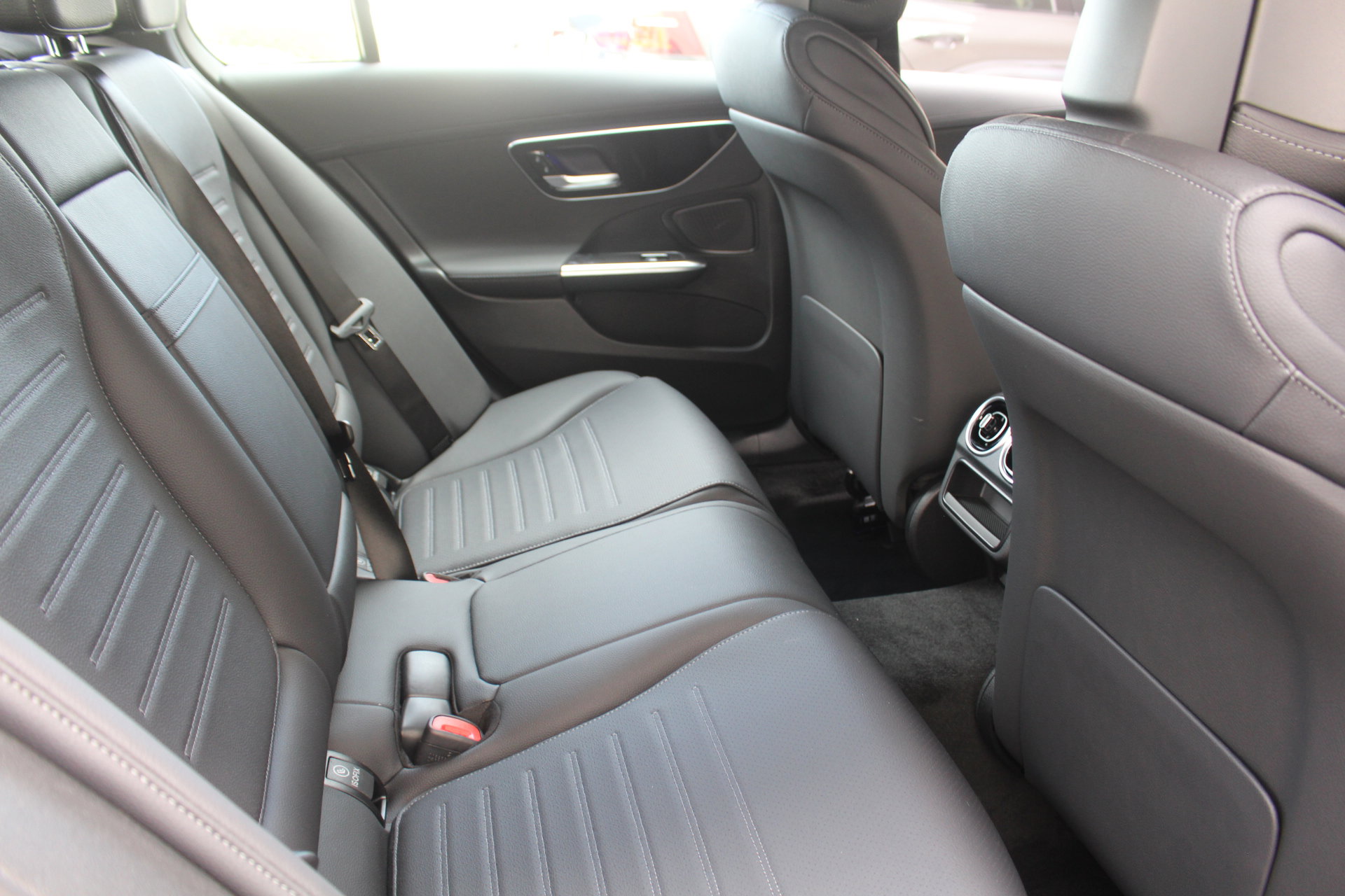 Used 2025 Mercedes-Benz C 300 Sedan image 21