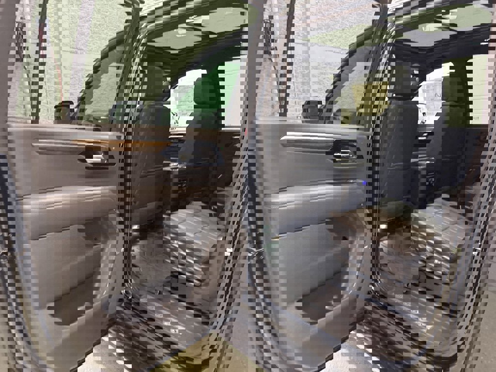 New 2026 Chevrolet Suburban High Country w/ Sun And Tow Package image 29